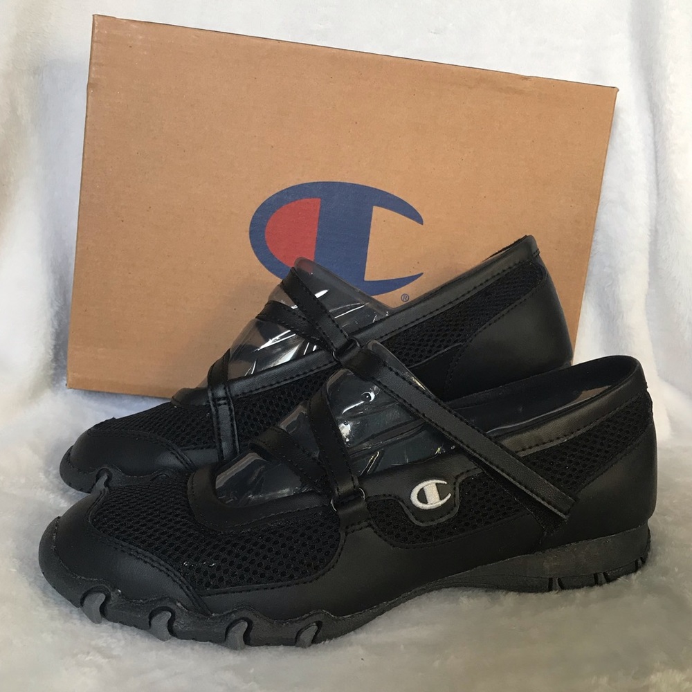 CHAMPION NWT Womens Shoes in box